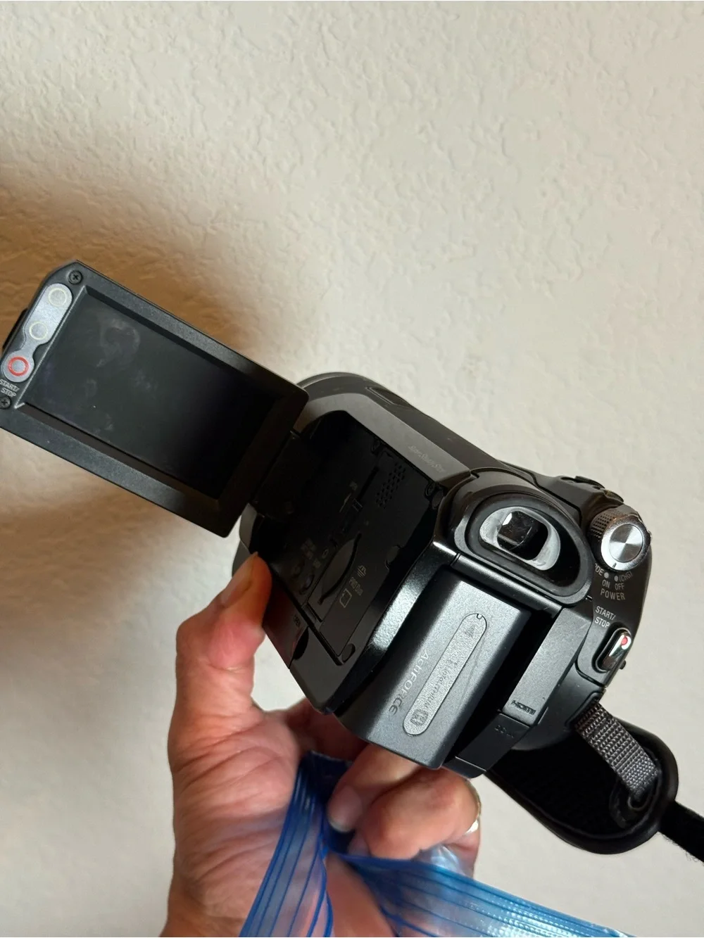 Sony mini dv rare retro digital camera HDV Handycam Camcorder music video hc9